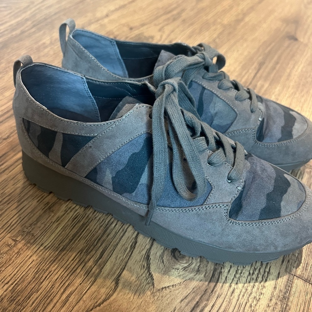 G.I.L.I. GI Janna Tennis Shoe Gray Greens Camo 7M